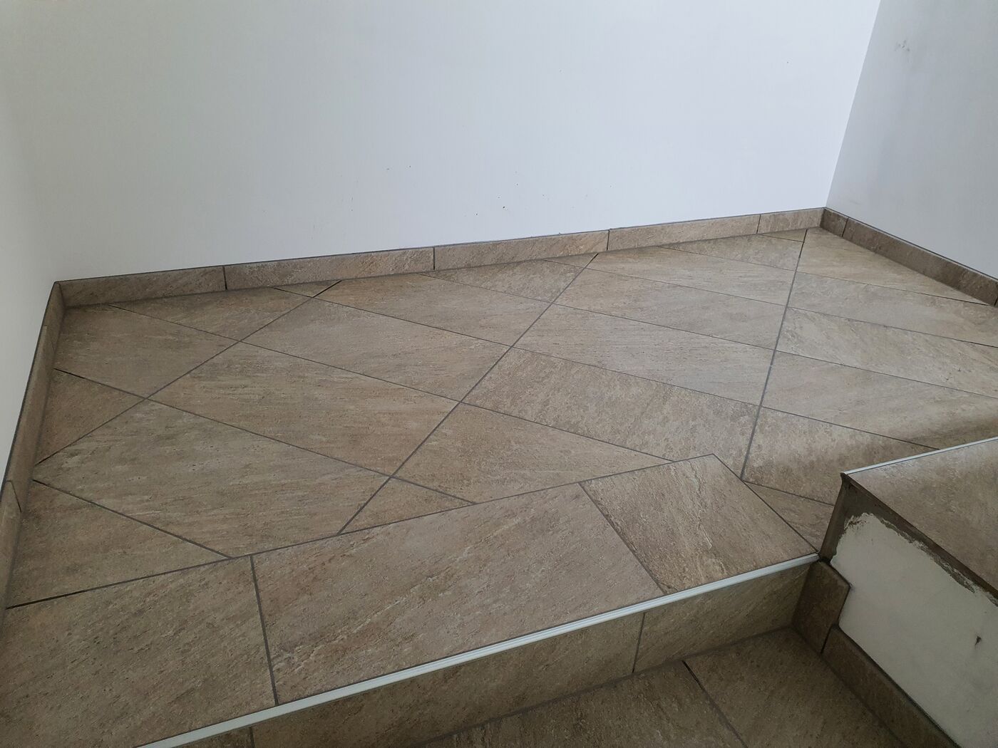 Oblaganje stopnic, fotografija 2 z našega gradbišča